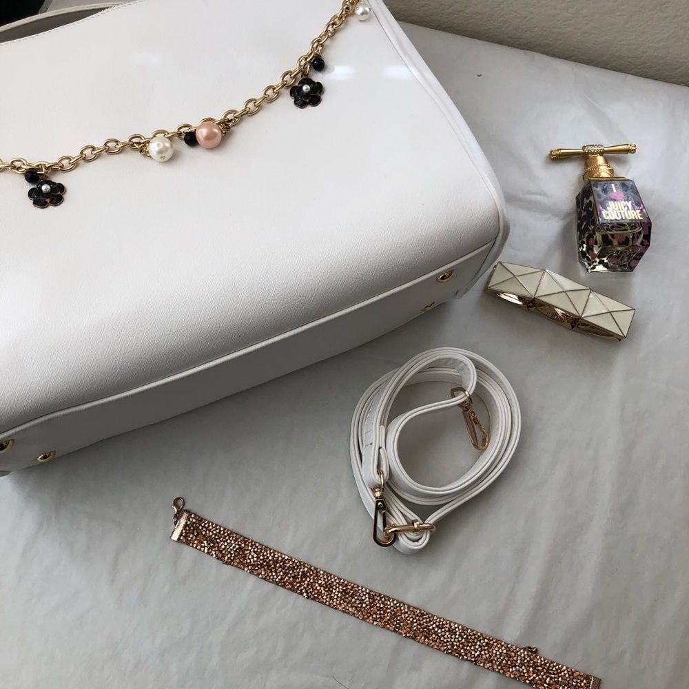 3 items for $25❣️❣️❣️ SALE  ❣️❣️❣️
Cream Madilynn Bag